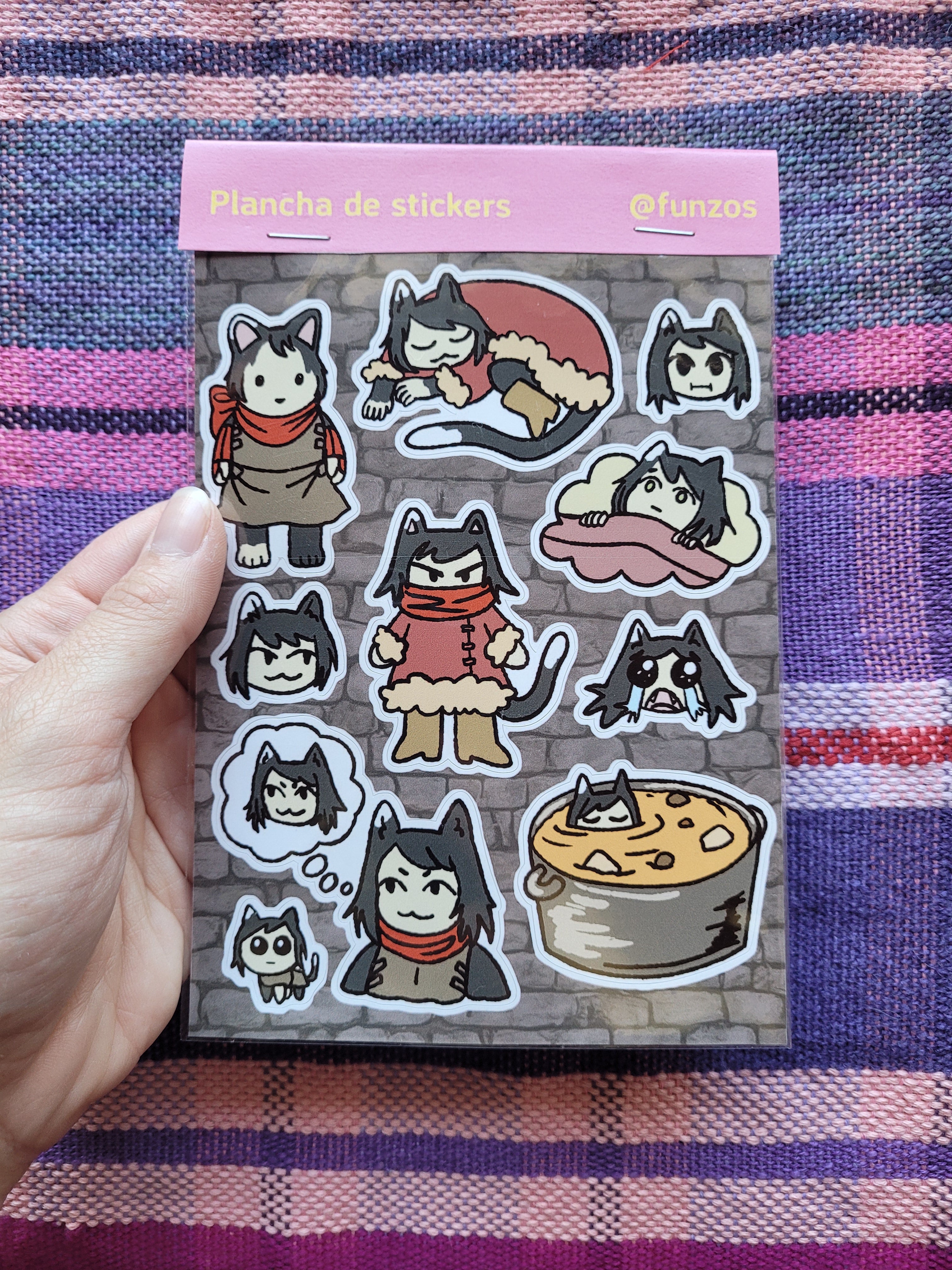 Plancha de pegotines inspirada en Dungeon meshi / Itsuzumi